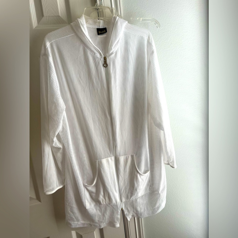 Women’s swimsuit cover-up